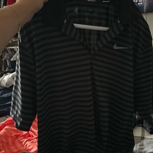 Black nike golf tee
